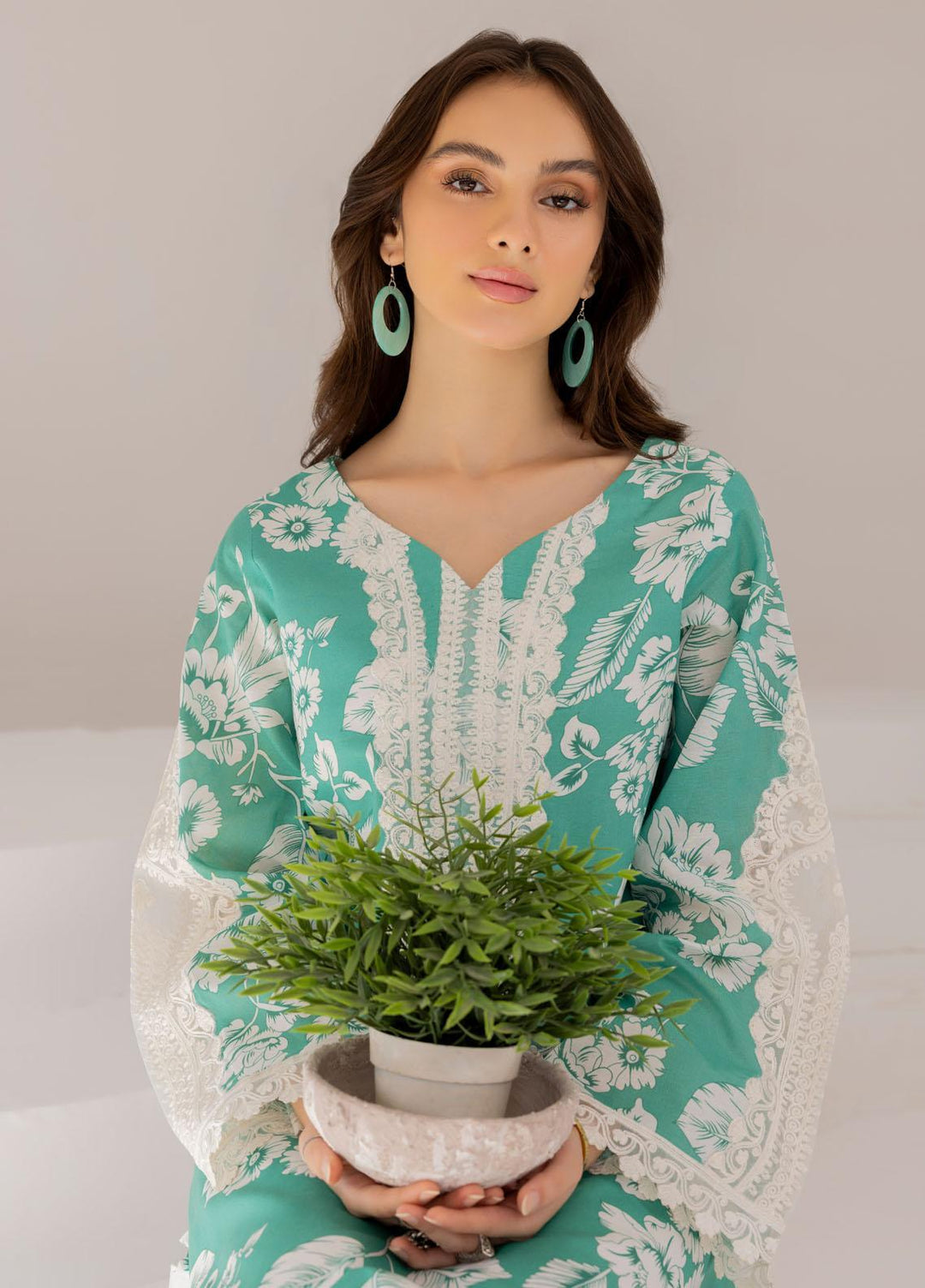 Esra Fashion Pret Embrodered Cambric 3 Piece Suit DT-23-05