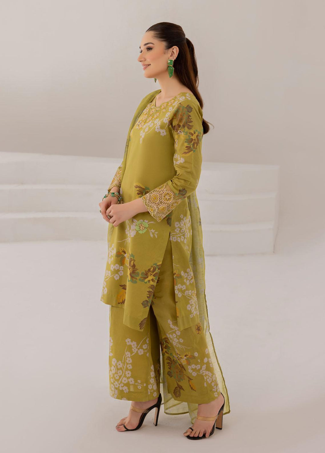Esra Fashion Pret Embrodered Cambric 3 Piece Suit DT-23-06