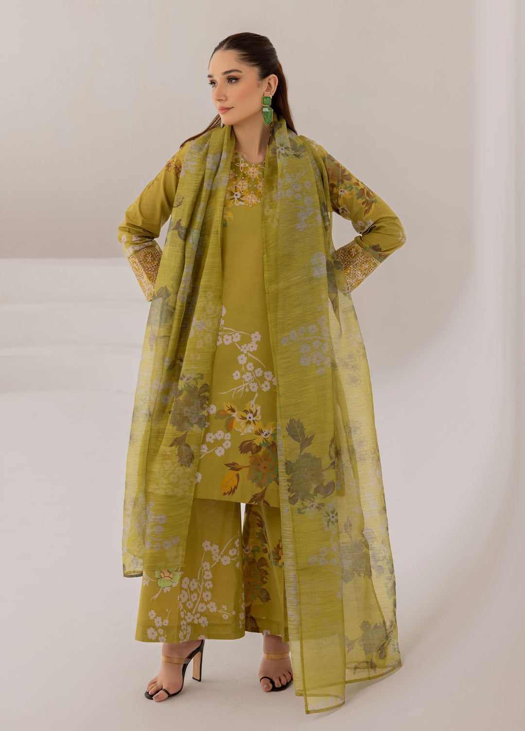 Esra Fashion Pret Embrodered Cambric 3 Piece Suit DT-23-06