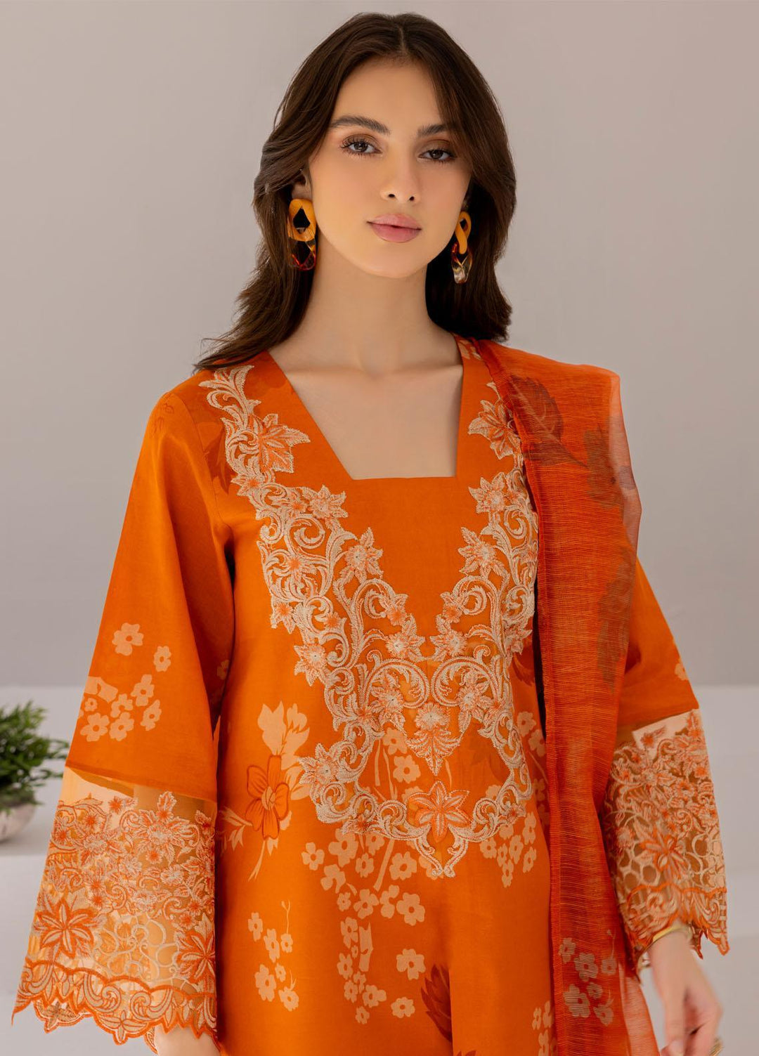 Esra Fashion Pret Embrodered Cambric 3 Piece Suit DT-23-08