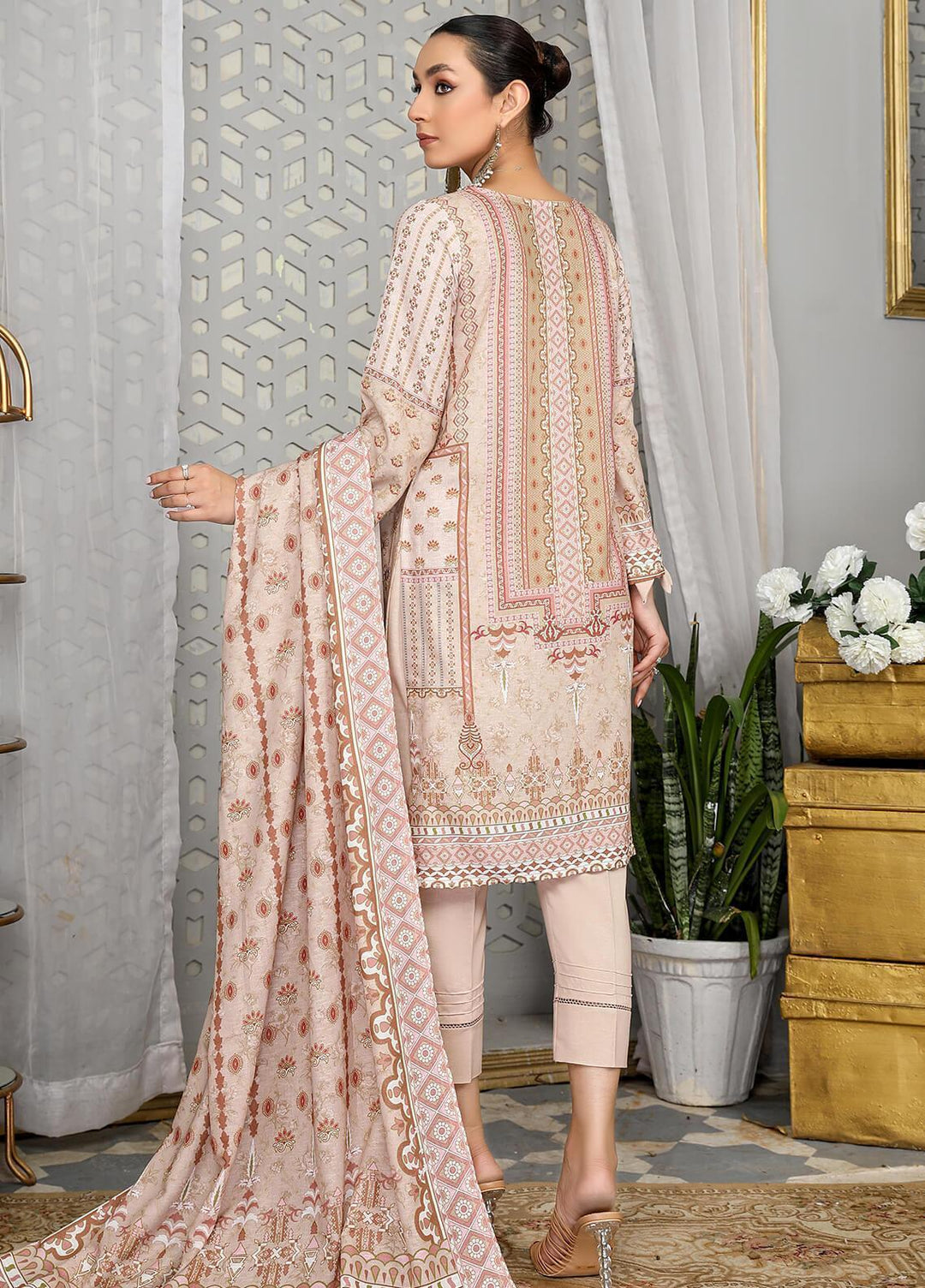 Dastaan By Humdum Embroidered Viscose Suits Unstitched 3 Piece HD22D 04 - Winter Collection