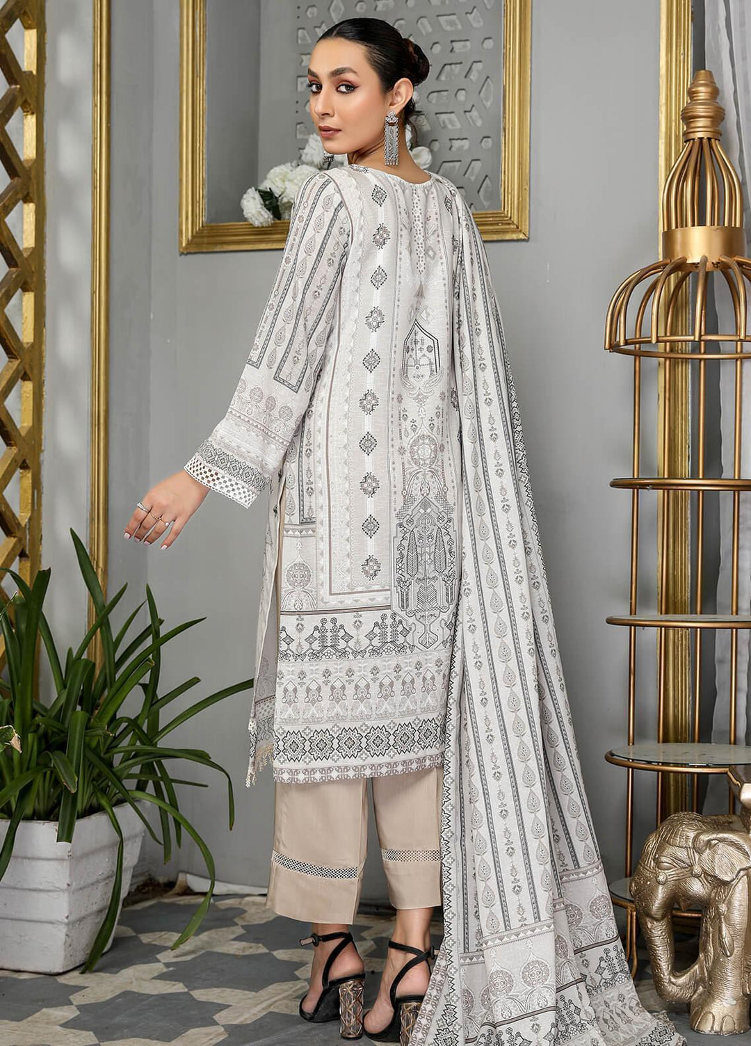 Dastaan By Humdum Embroidered Viscose Suits Unstitched 3 Piece HD22D 09 - Winter Collection