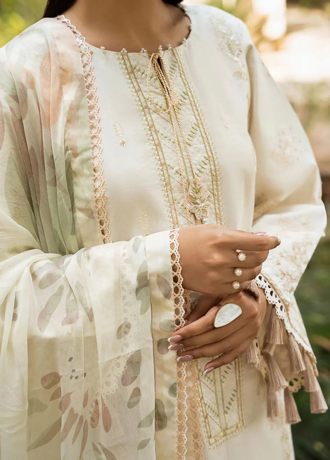 Dastak by Izel Embroidered Lawn Suits Unstitched 3 Piece IZL25D Maahay - Summer Collection