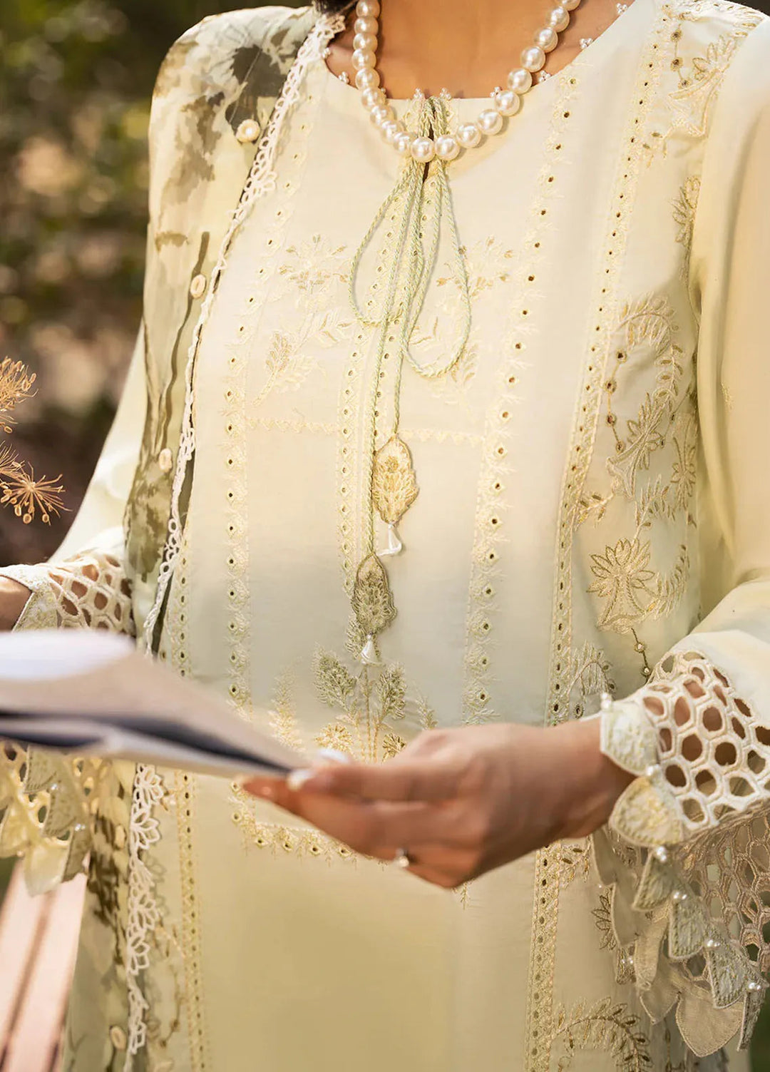 Dastak by Izel Embroidered Lawn Suits Unstitched 3 Piece IZL25D Siraa - Summer Collection