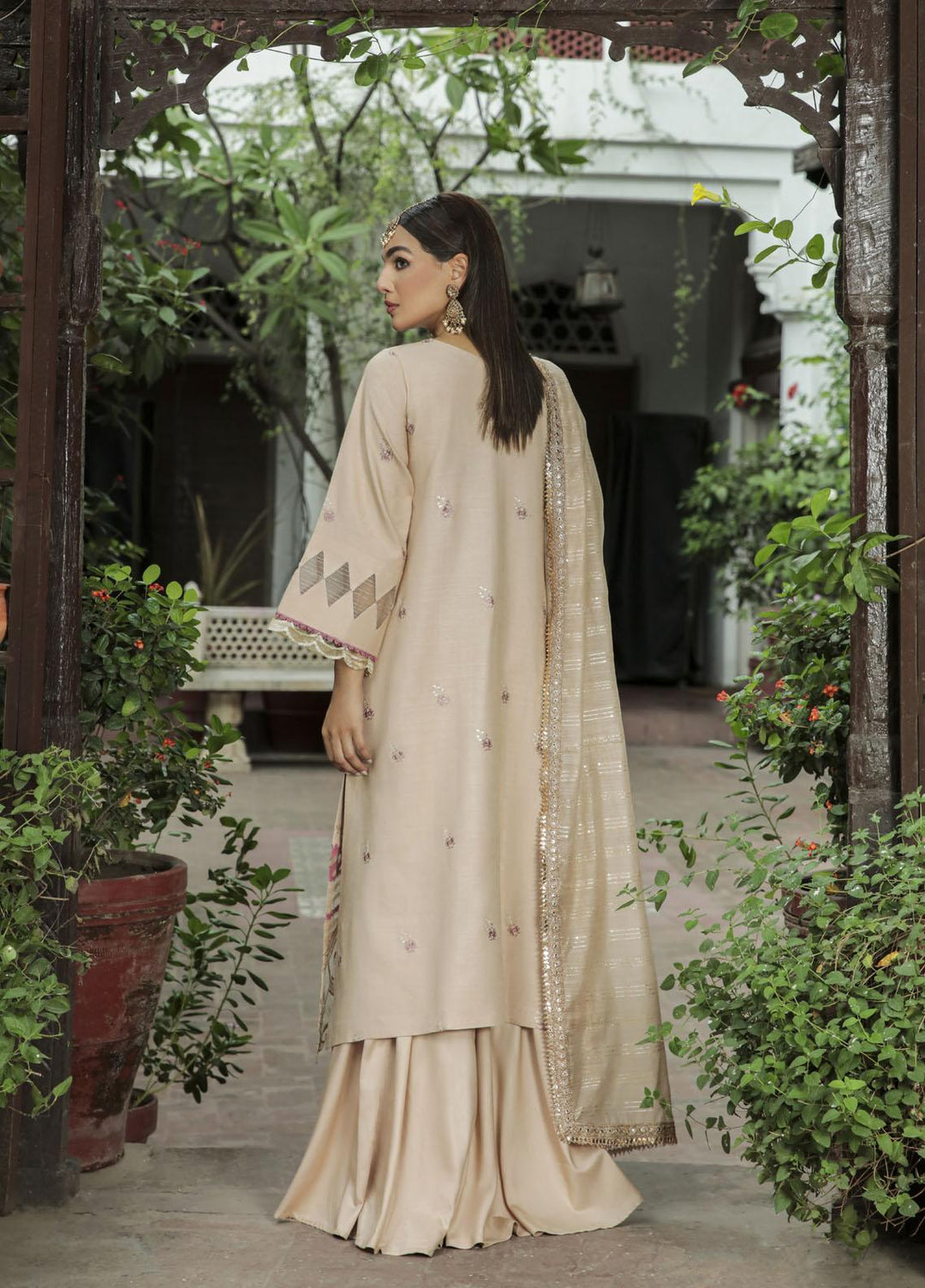 Dastak by Parishay Embroidered Crepe Suits Unstitched 3 Piece PRS22DK D-09 - Winter Collection