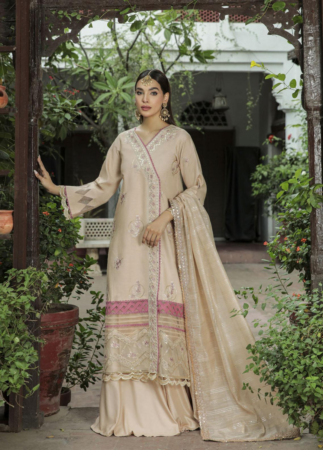 Dastak by Parishay Embroidered Crepe Suits Unstitched 3 Piece PRS22DK D-09 - Winter Collection