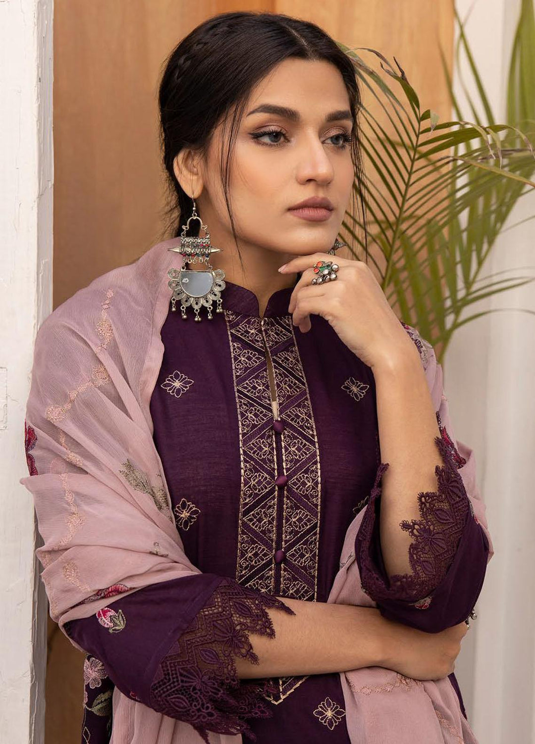 De Lace By Aalaya Embroidered Lawn Suits Unstitched 3 Piece ALY23DL D-04 - Summer Collection