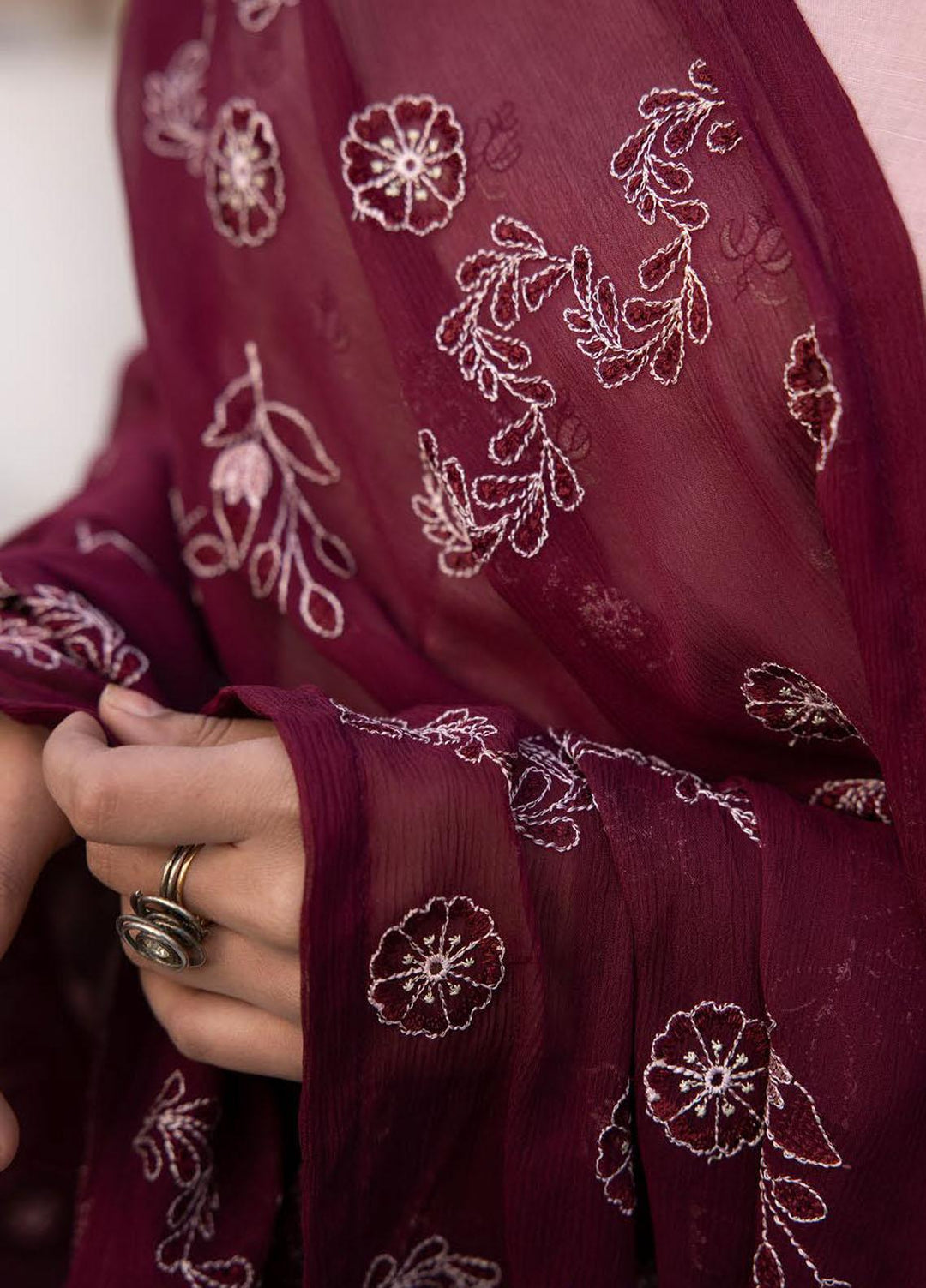 De Lace By Aalaya Embroidered Lawn Suits Unstitched 3 Piece ALY23DL D-07 - Summer Collection