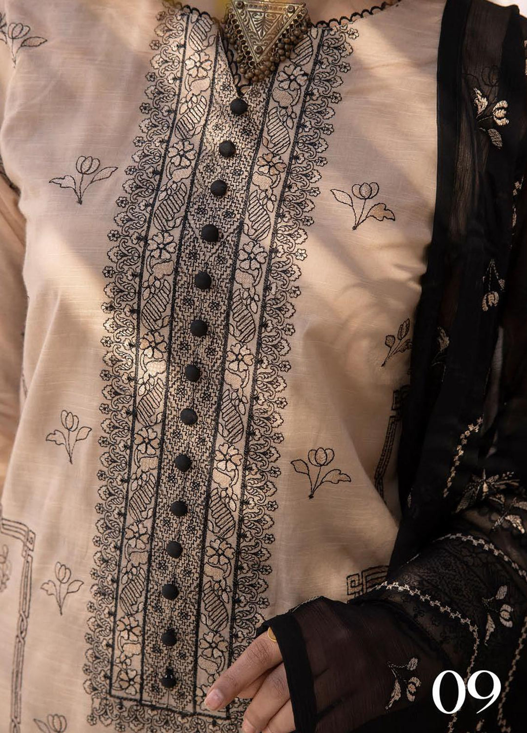 De Lace By Aalaya Embroidered Lawn Suits Unstitched 3 Piece ALY23DL D-09 - Summer Collection