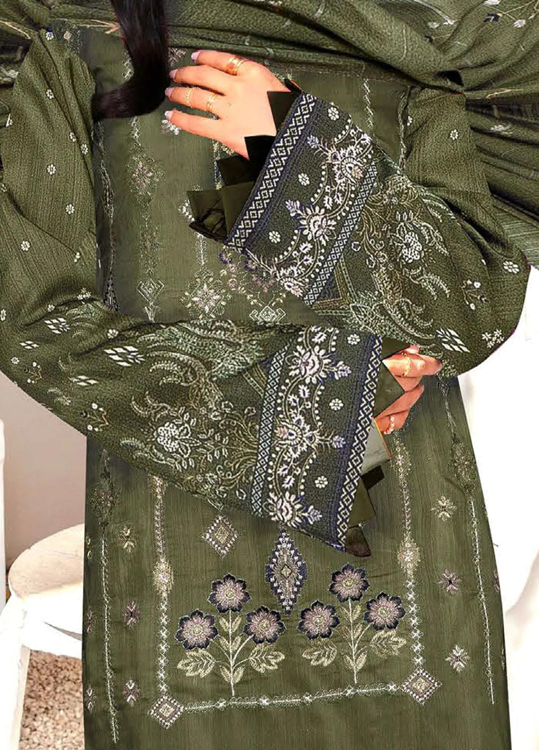 Insiya Clothing Embroidered Cambric Suits Unstitched 3 Piece INS23DK DK-06 - Winter Collection