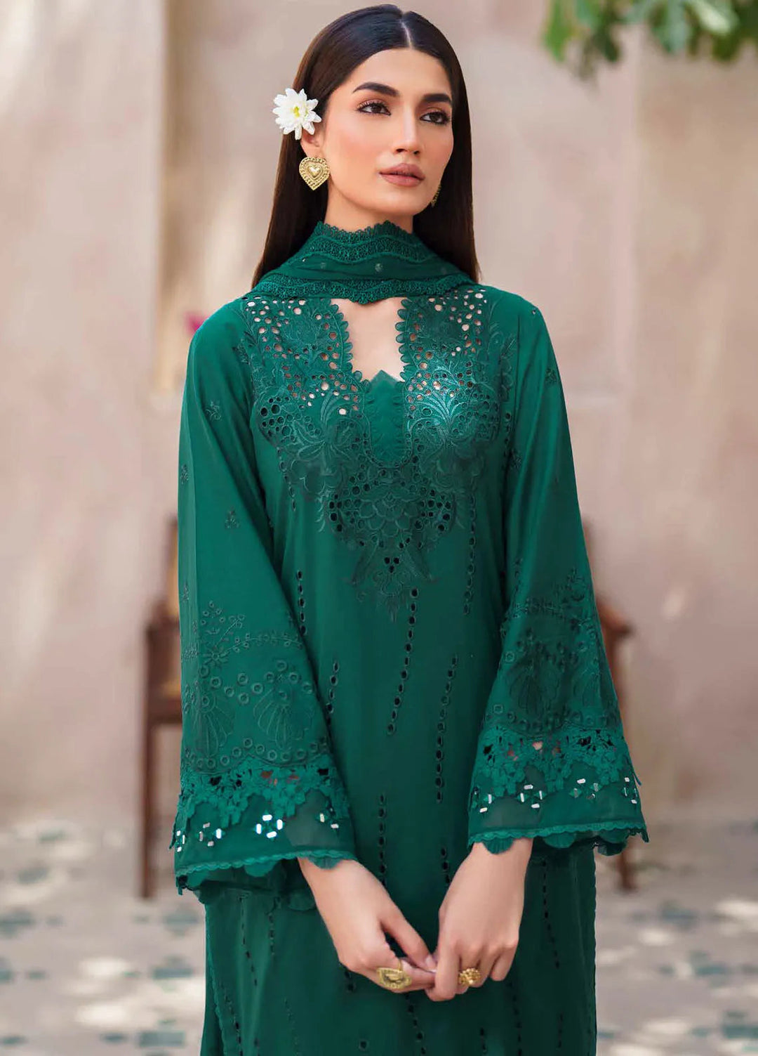 Dhoop Kinaray By Nureh Chikankari Lawn Suits Unstitched 4 Piece NU24DK NS-135 - Summer Collection