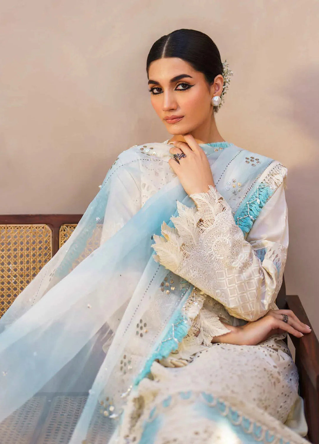 Dhoop Kinaray By Nureh Chikankari Lawn Suits Unstitched 4 Piece NU24DK NS-140 - Summer Collection