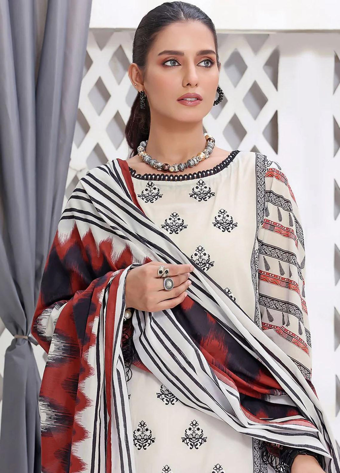 Dilara By Khas Embroidered Lawn Suits Unstitched 3 Piece KHS23D KL-1435 - Summer Collection