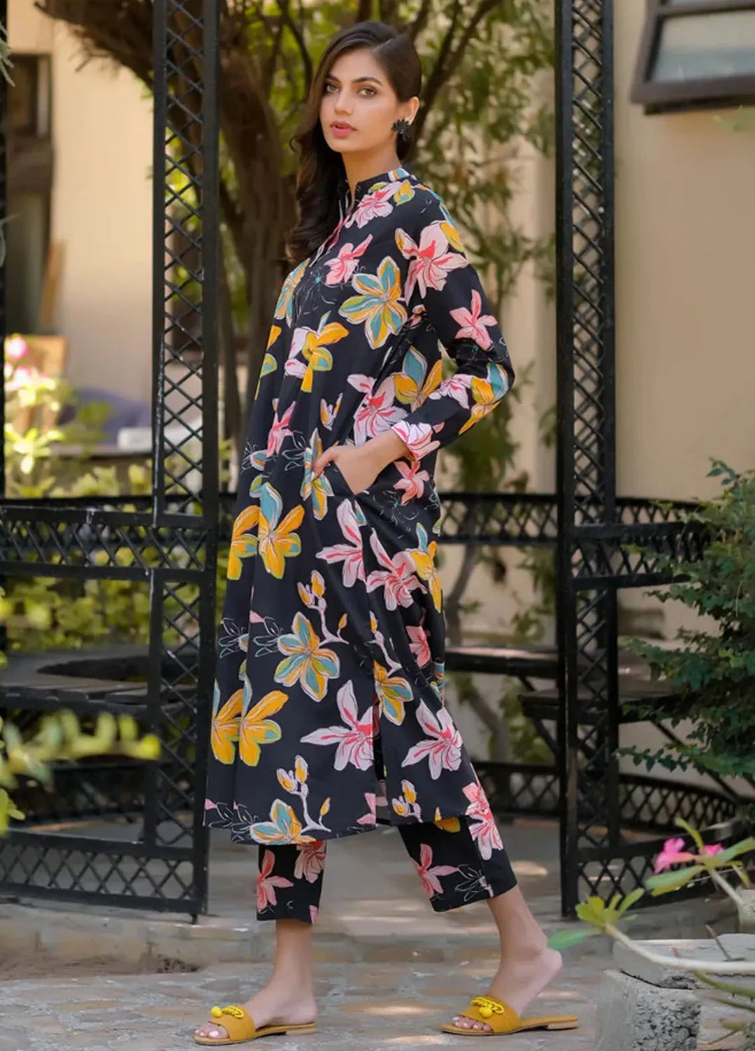 Dreamy Garden By Dhaga Pret Printed Dhaga 2 Piece Suit Black Floral