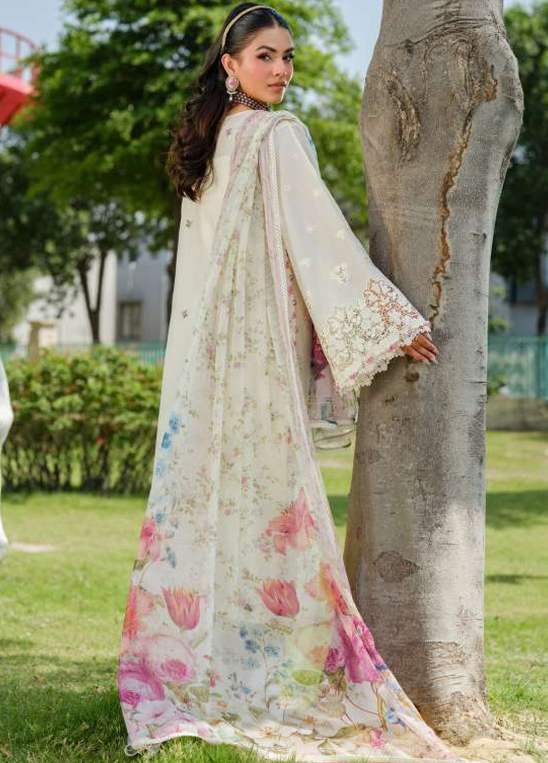 Elaf Embroidered Lawn Suits Unstitched 3 Piece EF25LV ELH-7A Wnite Empress - Summer Collection
