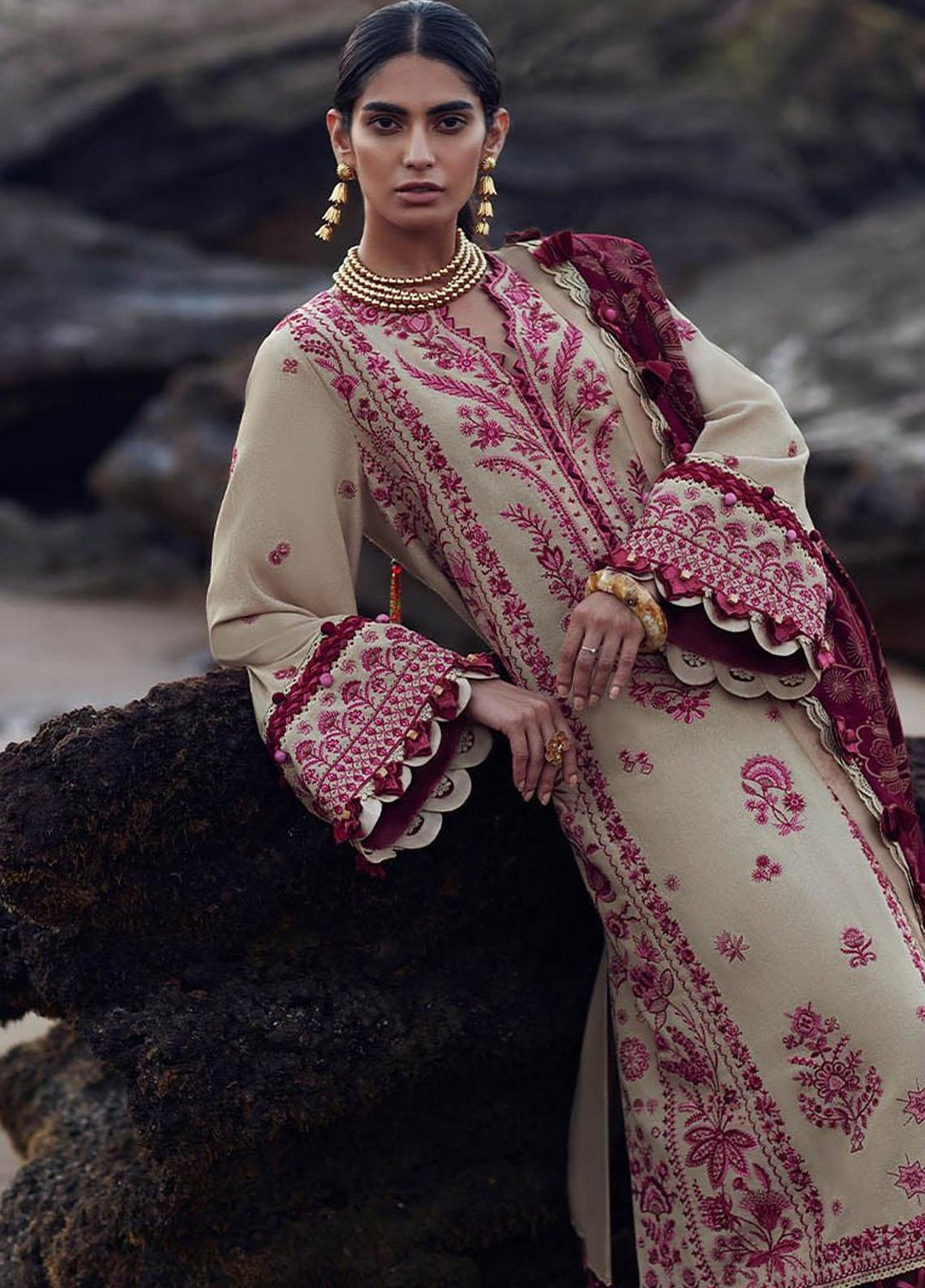 Elan Embroidered Karandi Suits Unstitched 3 Piece EL23UW EW23-02 Larah - Winter Collection