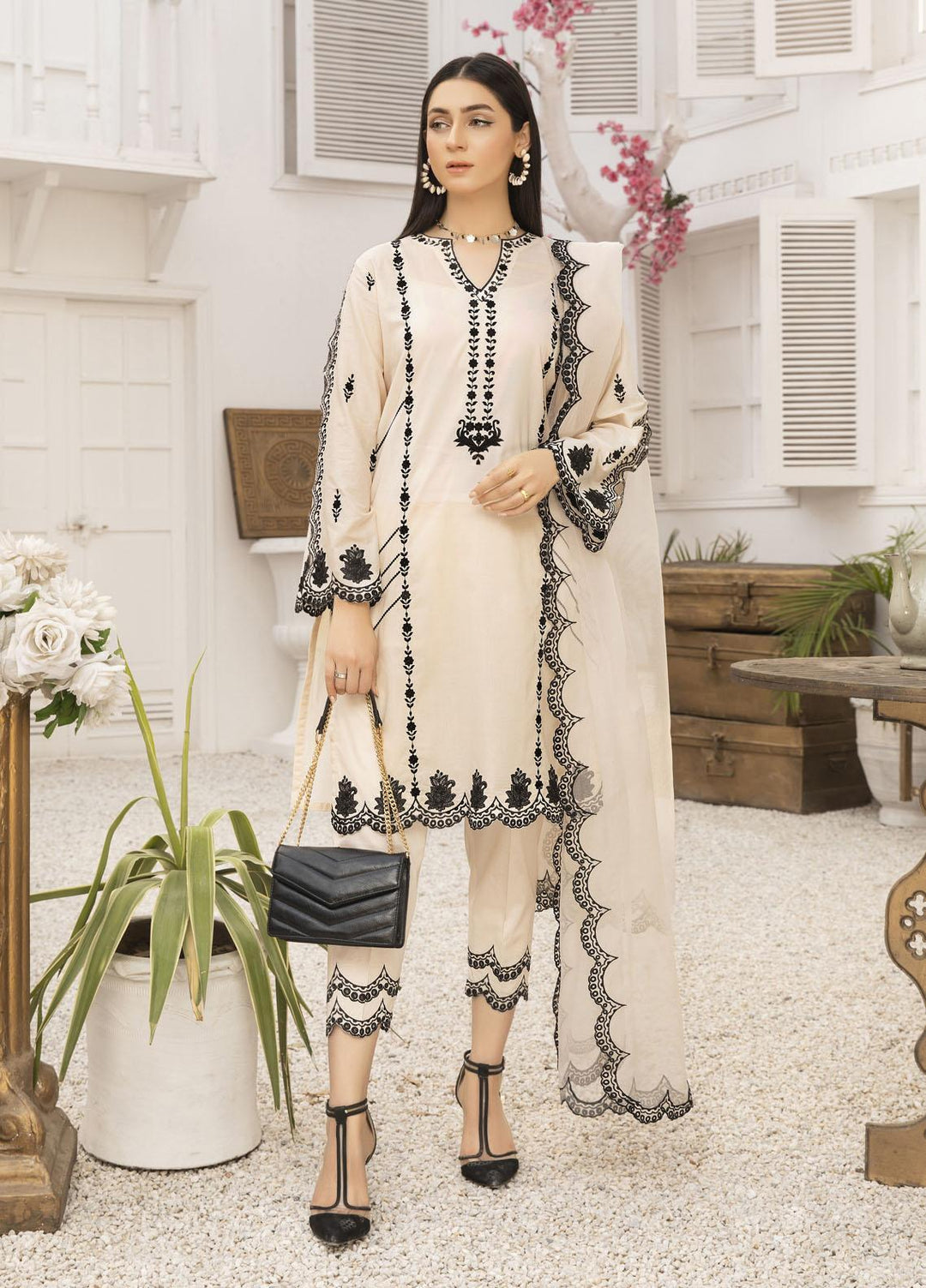 Elegance Casual Pret Embroidered Lawn Shirt BLANCA