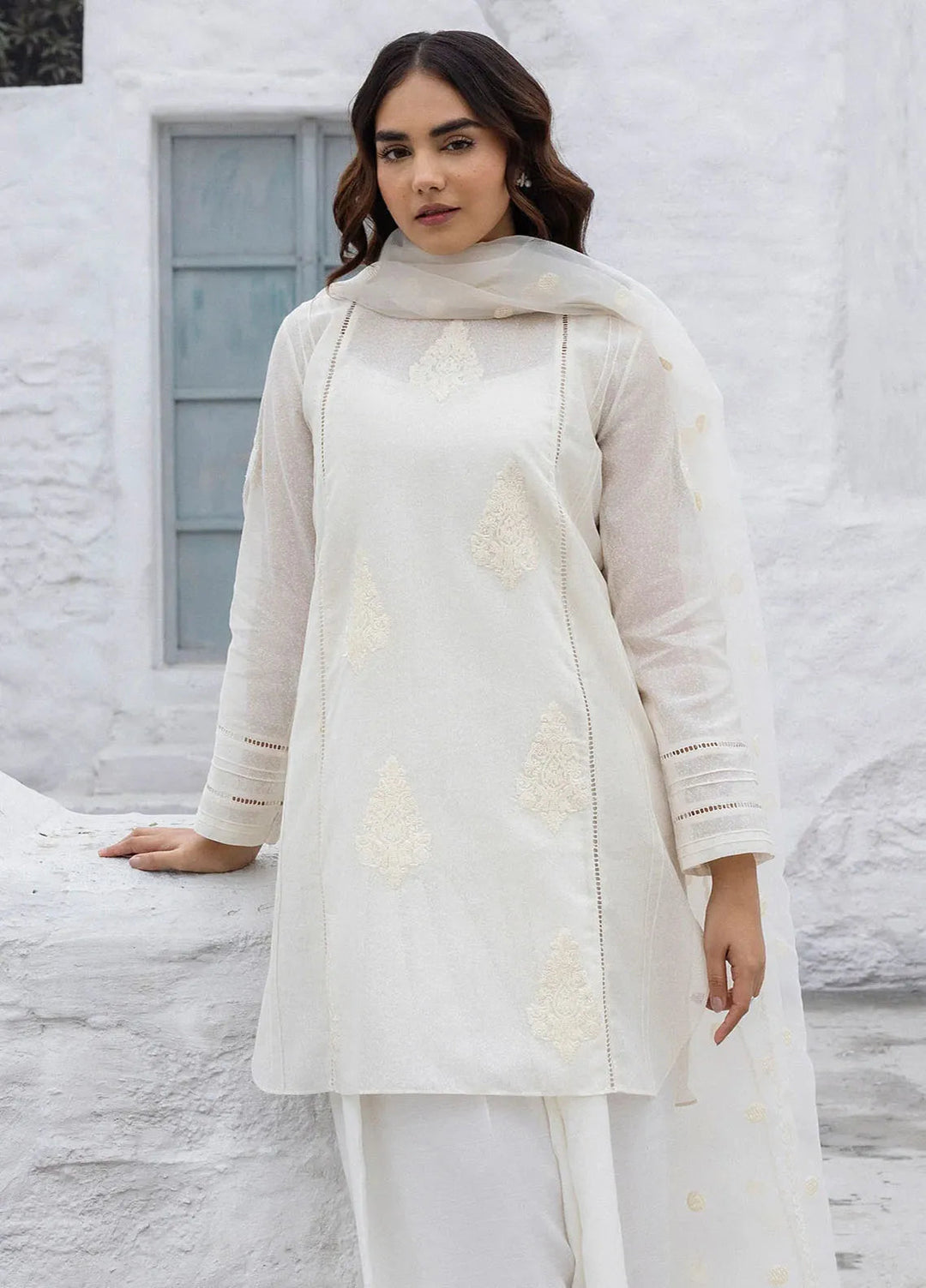 Erum Khan Pret Embroidered Cotton Karandi 3 Piece Suit Maha