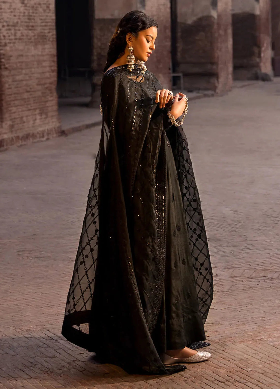 Erum Khan Pret Embroidered Raw Silk 3 Piece Suit Mumtaz