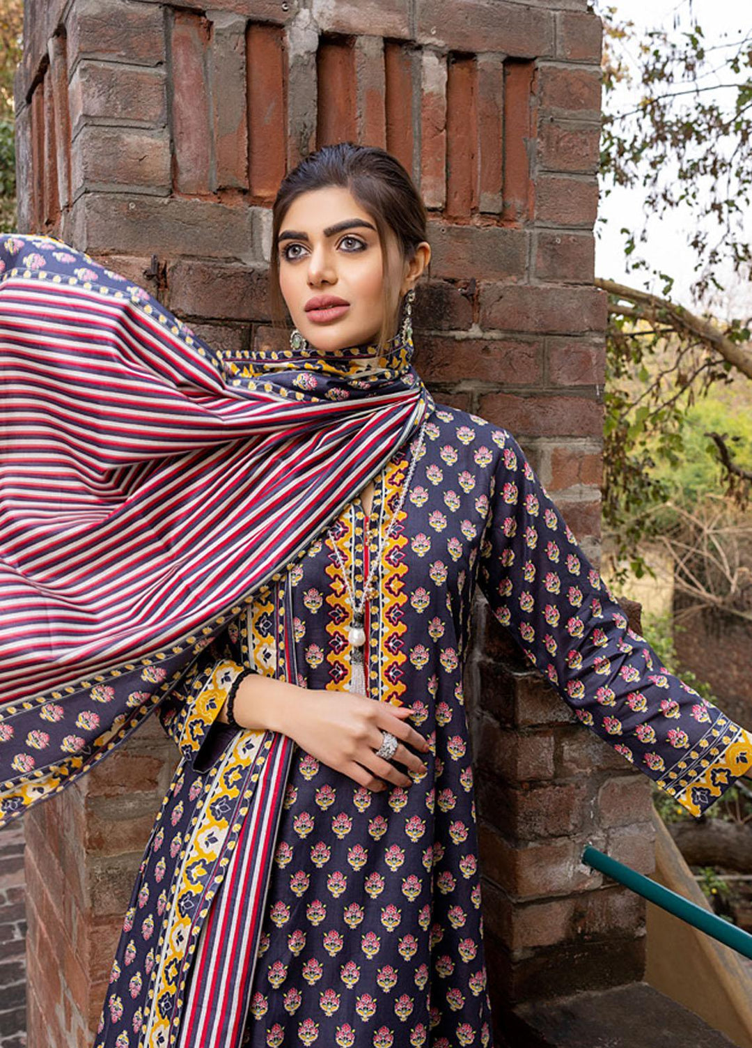 Erum Mishra By ZS Textiles Printed Lawn Suits Unstitched 3 Piece ZS22EM 08 - Summer Collection