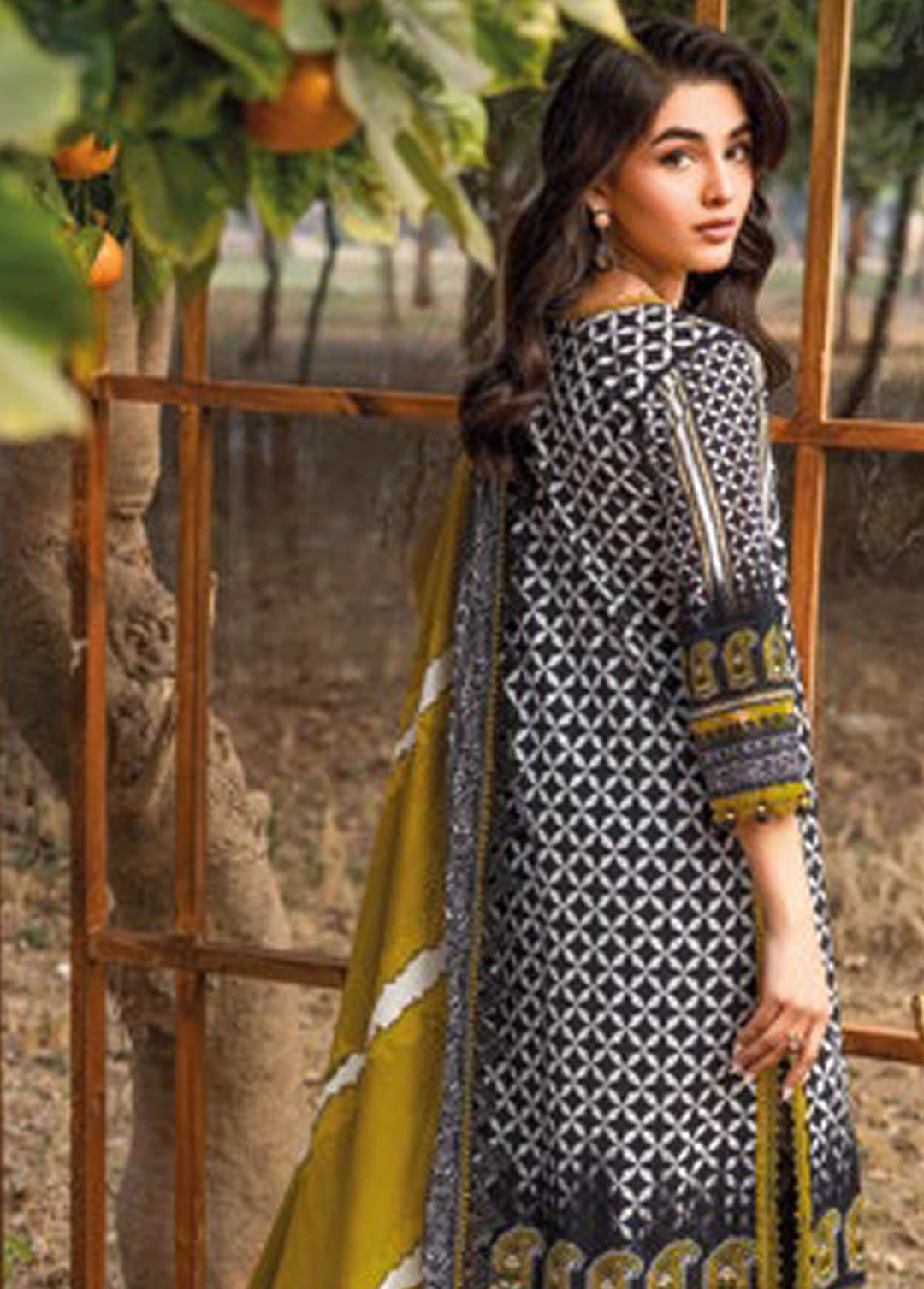 Essential By Gul Ahmed Embroidered Lawn Suits Unstitched 3 Piece GA24E CL-42089 - Summer Collection