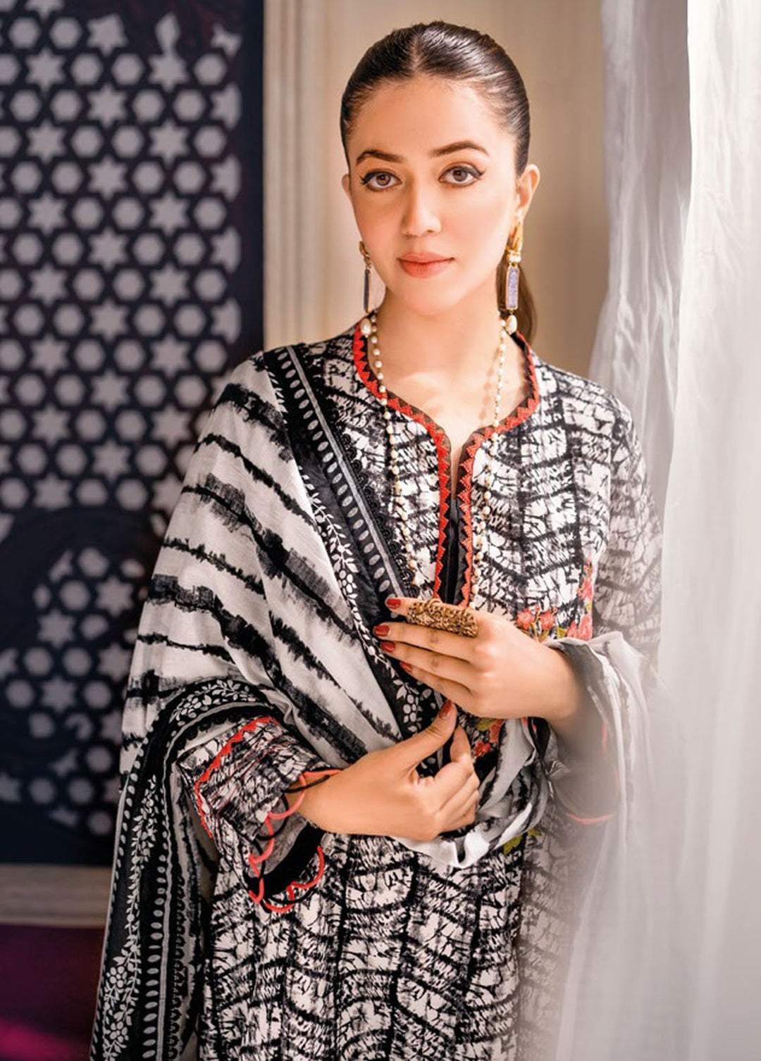 Essential By Gul Ahmed Embroidered Lawn Suits Unstitched 3 Piece GA24E CL-42093 - Summer Collection