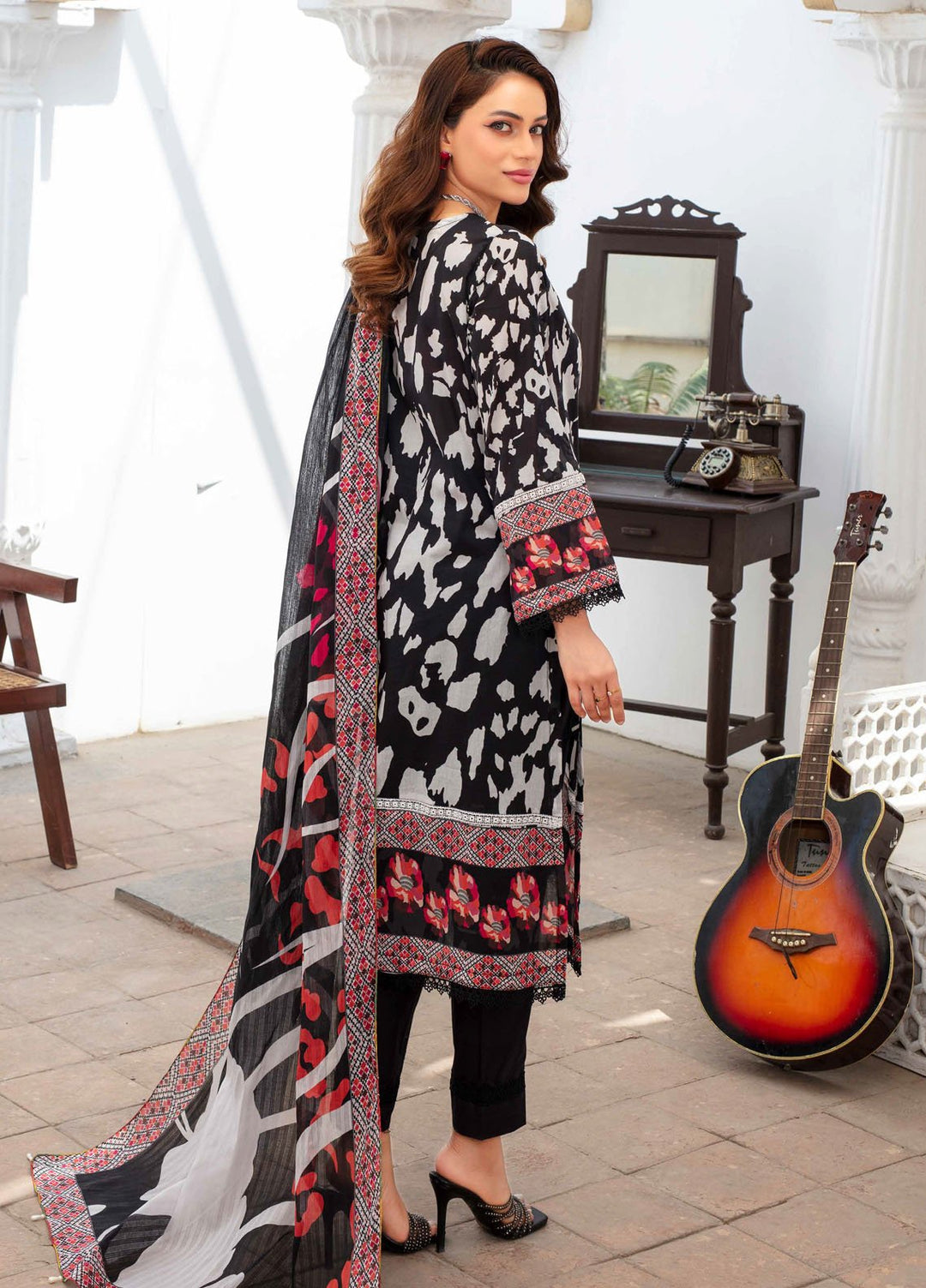 Fabiha by Feroza Digital Printed Lawn Suits Unstitched 3 Piece FZ25FDP D-4 - Summer Collection