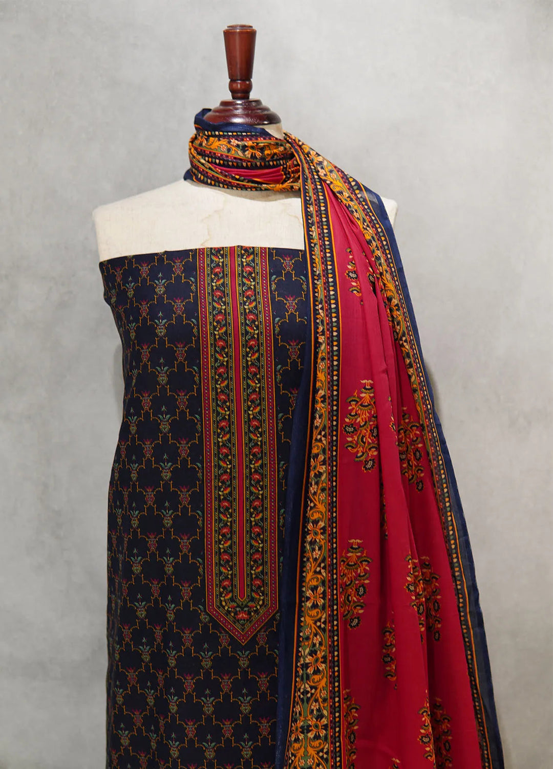 Farah n Faria By Bin Saeed Printed Lawn Suit Unstitched 3 Piece BS24F D-17B - Summer Collection