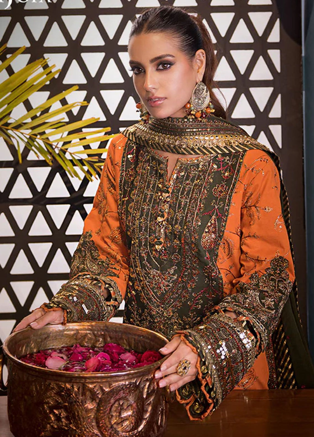 Fasana-e-Ishq By Asim Jofa Embroidered Lawn Suit Unstitched 3 Piece AJ24F AJFI-24 - Luxury Collection