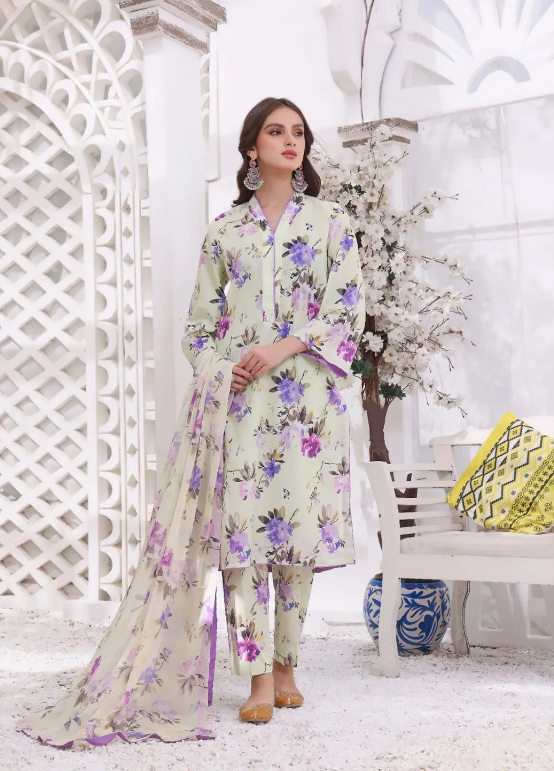 Feathers Pret Printed Lawn 3 Piece Suit Cyeda