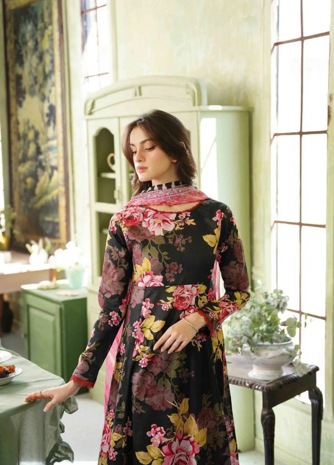 Feathers Pret Printed Lawn 3 Piece Suit Lyra