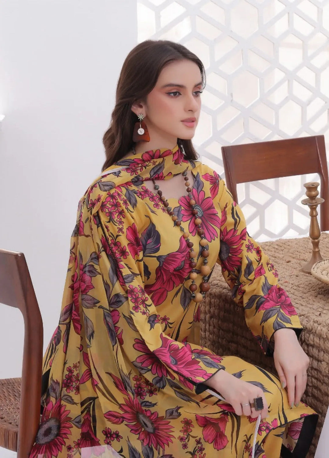 Feathers Pret Printed Lawn 3 Piece Suit Nyra