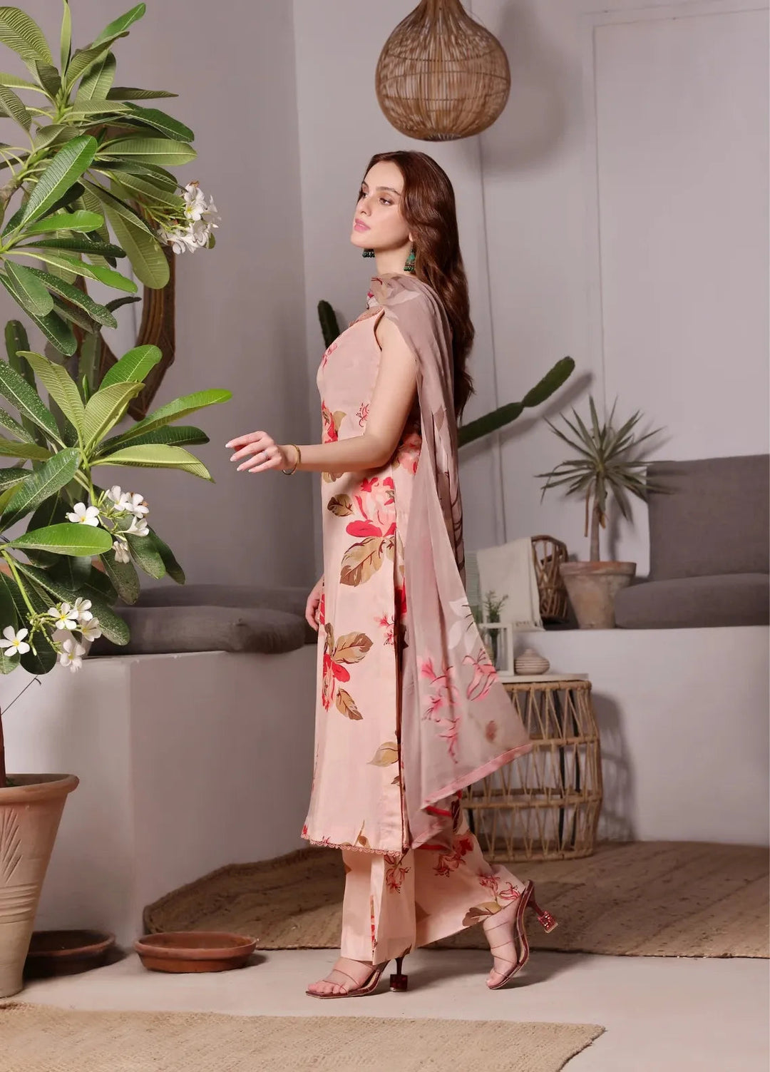 Feathers Pret Printed Lawn 3 Piece Suit Paradise