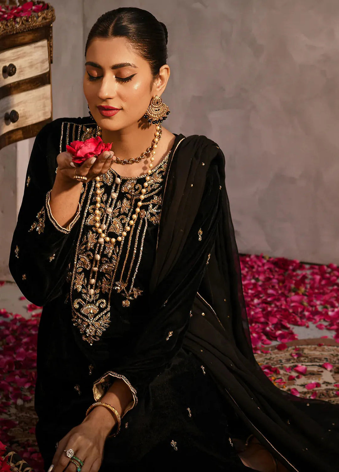 Fiona Pret Embroidered Velvet 3 Piece Suit Glamoura