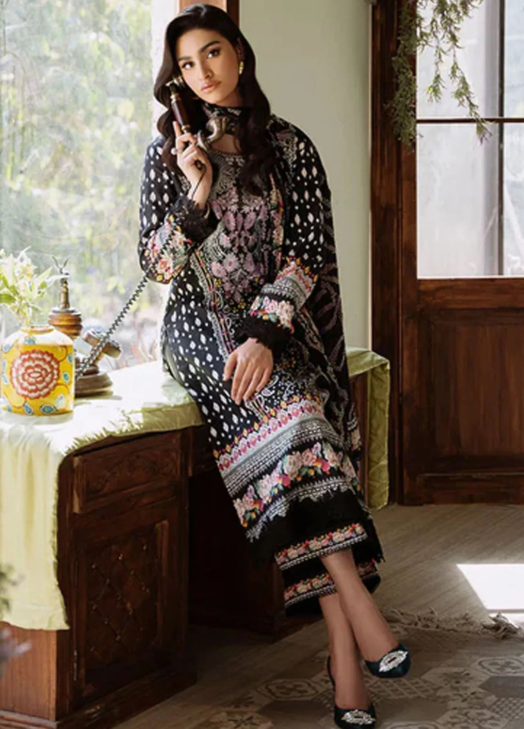 Flora by Roheenaz Printed Lawn Suit Unstitched 3 Piece RNZ24F RNP-06A Veridian - Summer Collection