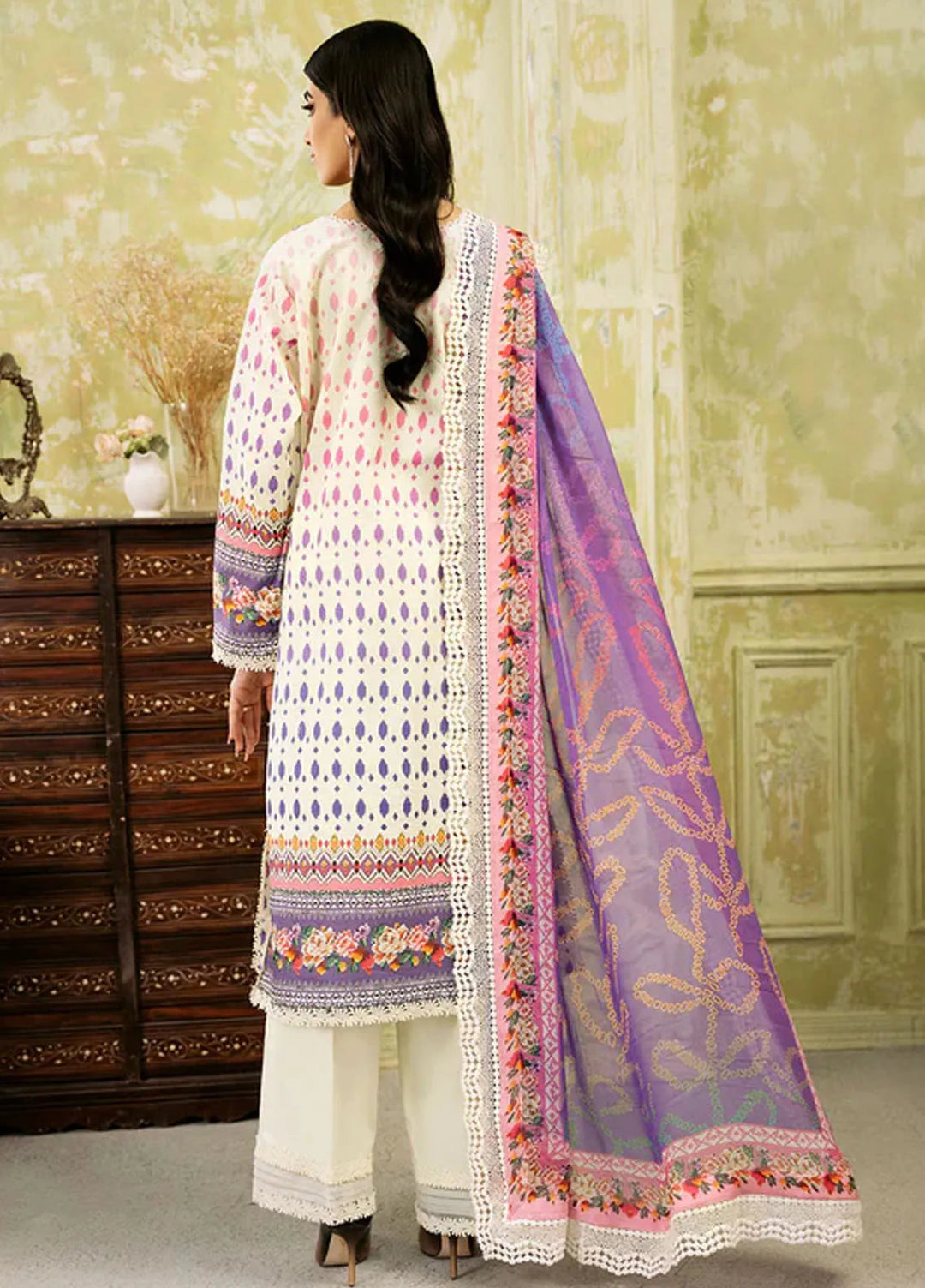 Flora by Roheenaz Printed Lawn Suit Unstitched 3 Piece RNZ24F RNP-06B Evangeline - Summer Collection