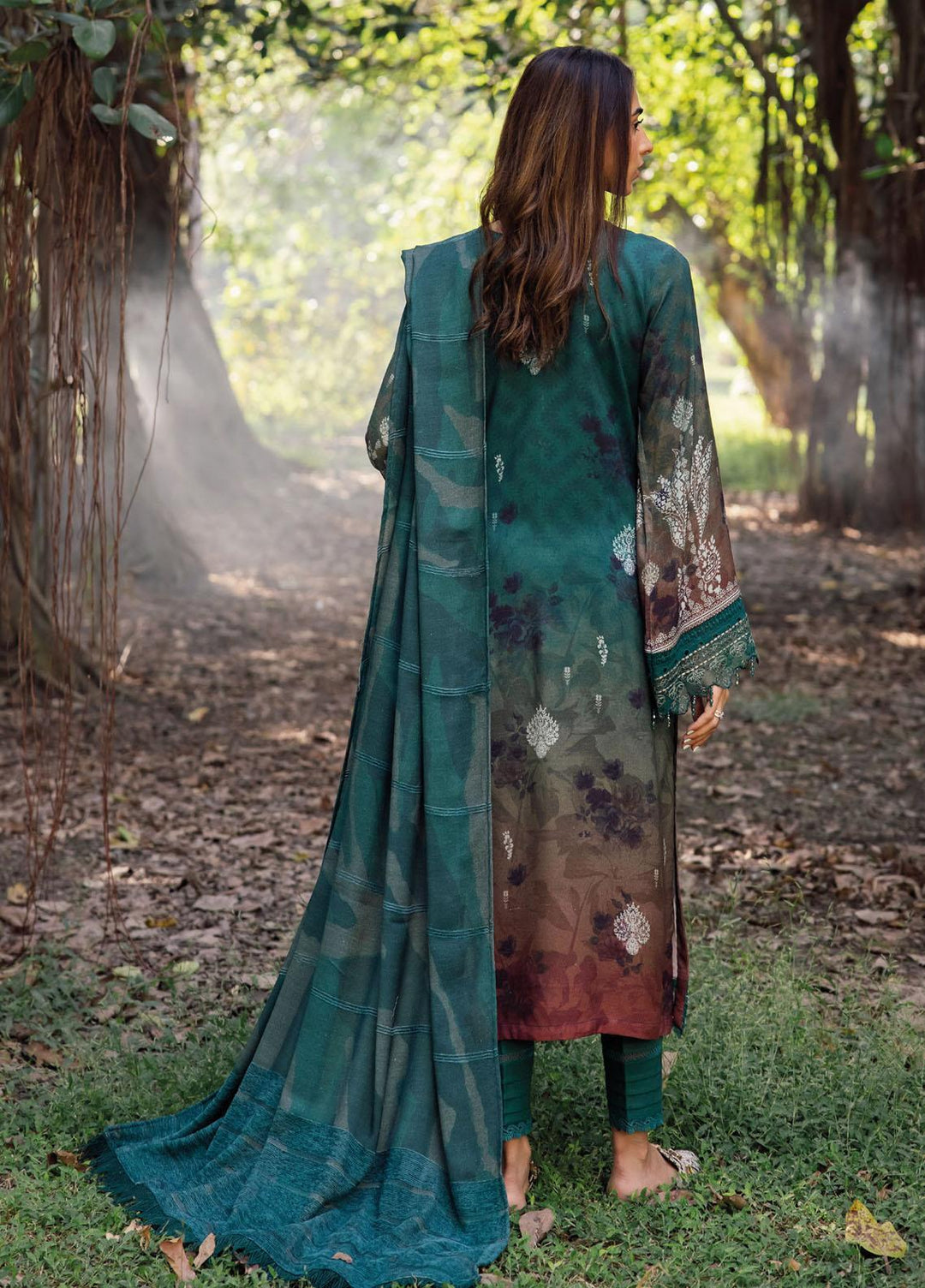 Gardenia By Nureh Embroidered Leather Peach Suits Unstitched 3 Piece NU23LP NSG-136 - Winter Collection