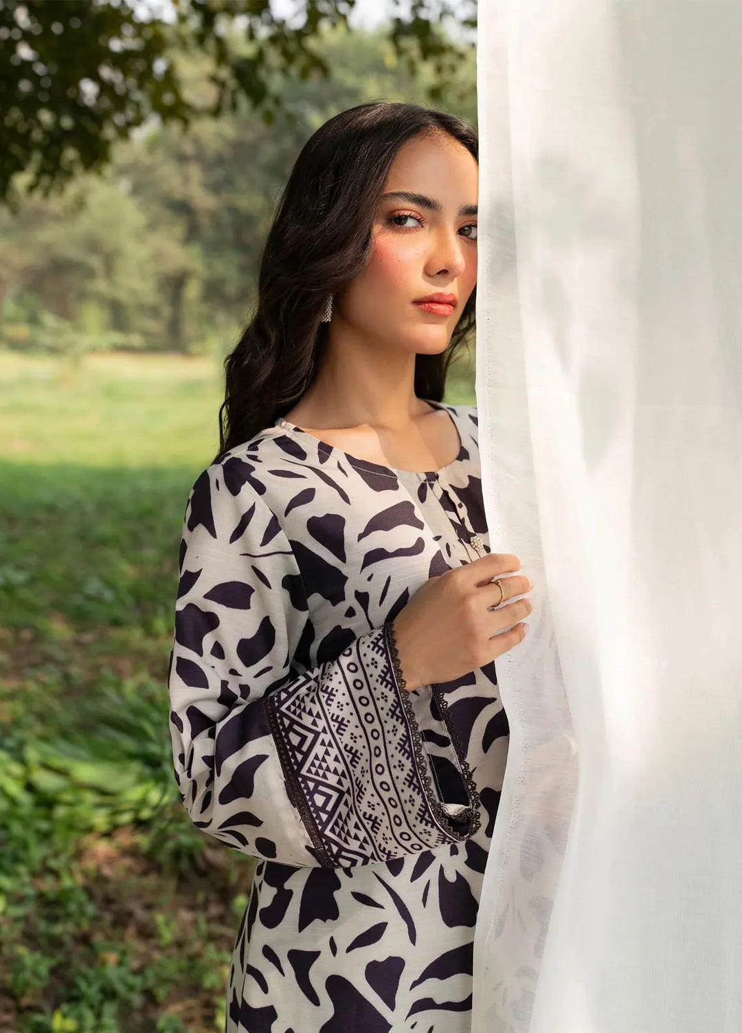 Garnet Pret Printed Khaddar 2 Piece Suit Noelle