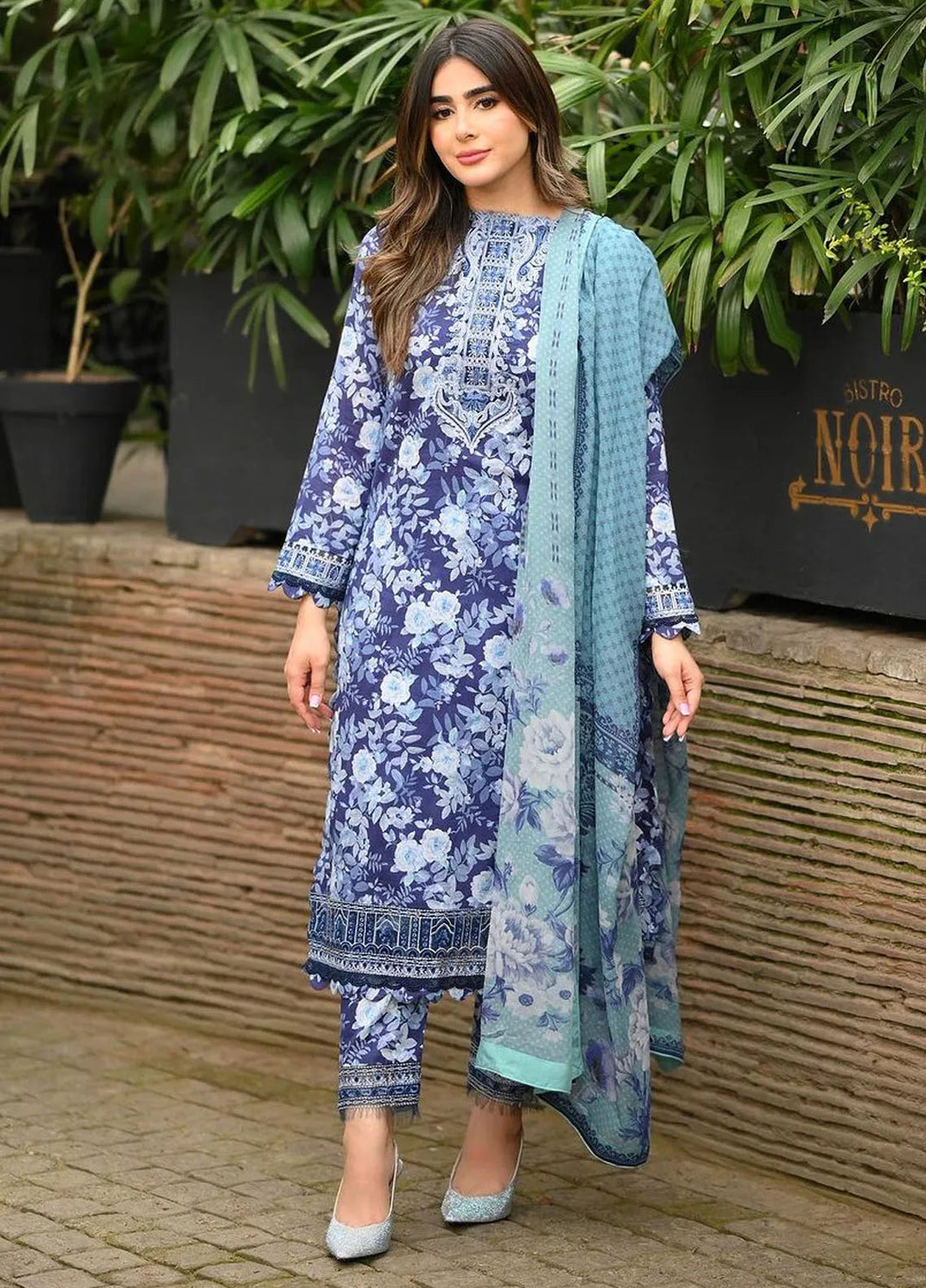 The Enchanted Garden by Gulaal Embroidered Lawn Suits Unstitched 3 Piece GL24EG D-07 Olvera - Summer Collection