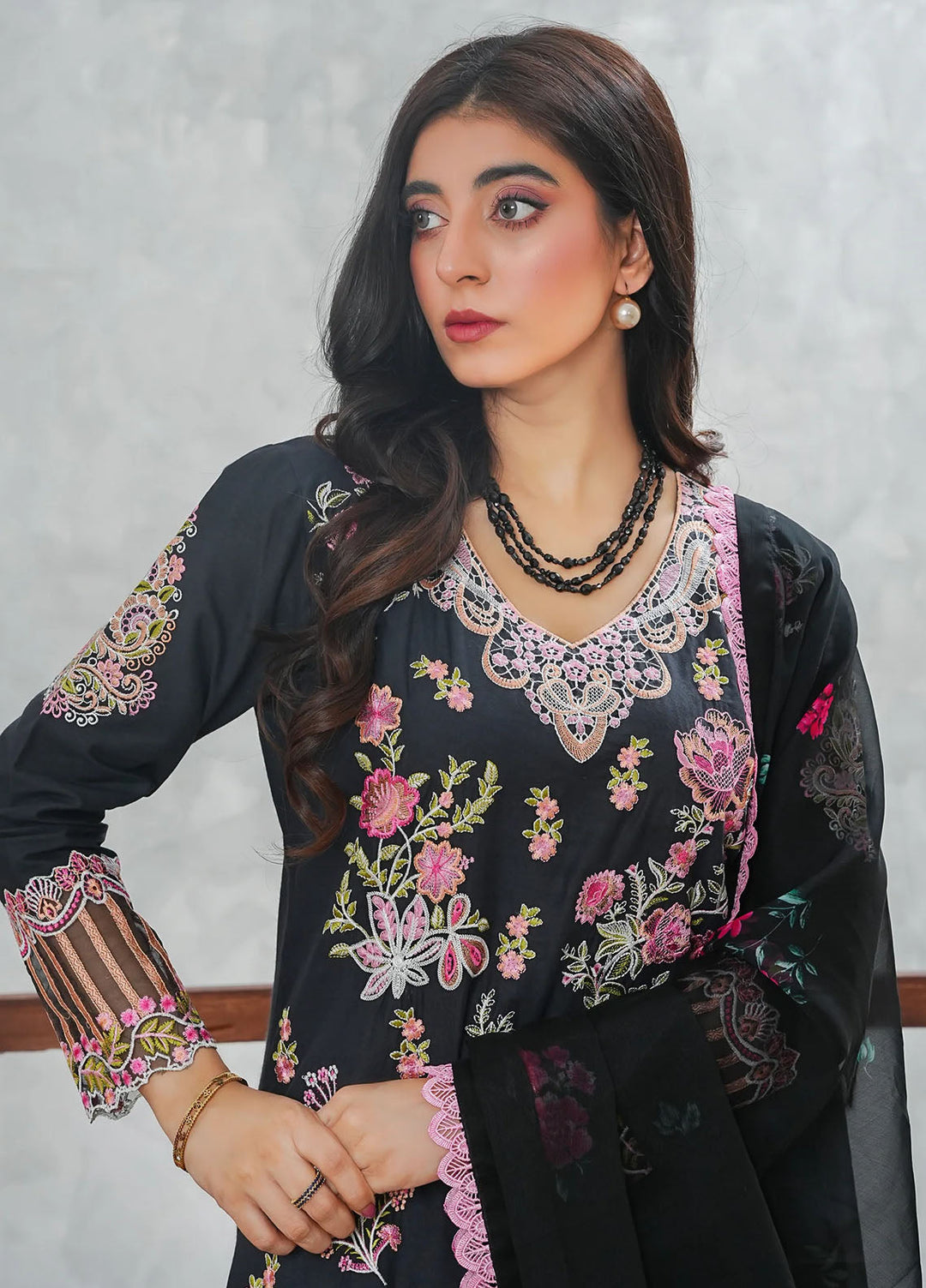 Madiha Gohar Pret Embroidered Lawn 3 Piece Floral Tapestry