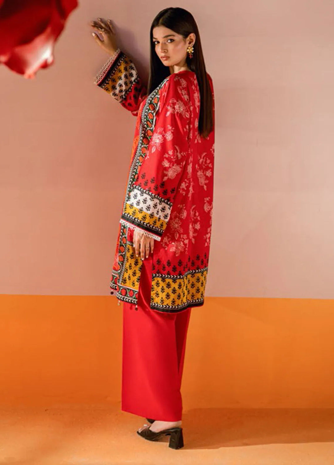 Gul Ahmed Printed Lawn Suits Unstitched 3 Piece CL62060 - Summer Collection