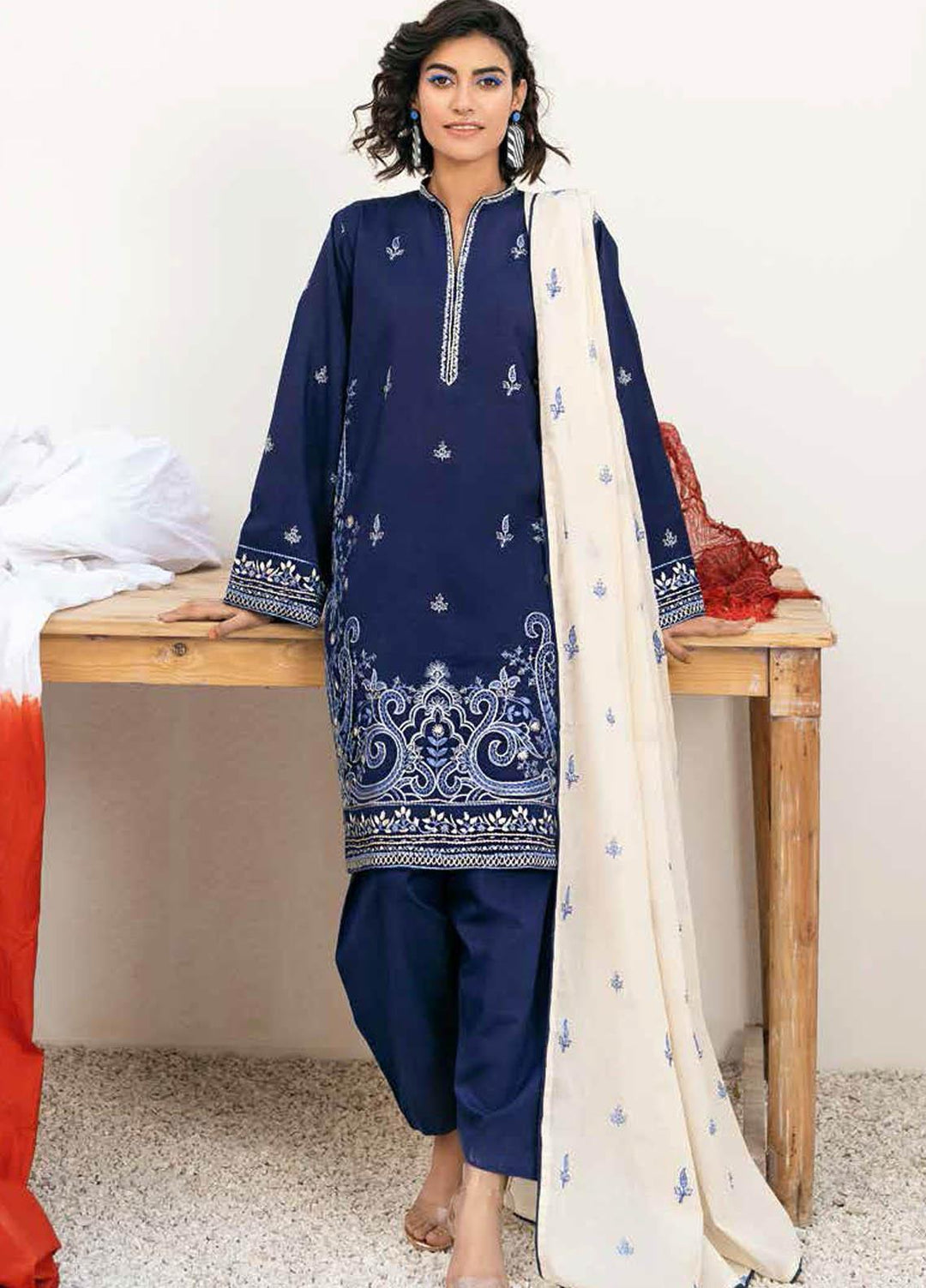 Gul Ahmed Embroidered Lawn Suits Unstitched 3 Piece GA21BL CL1041 - Summer Collection