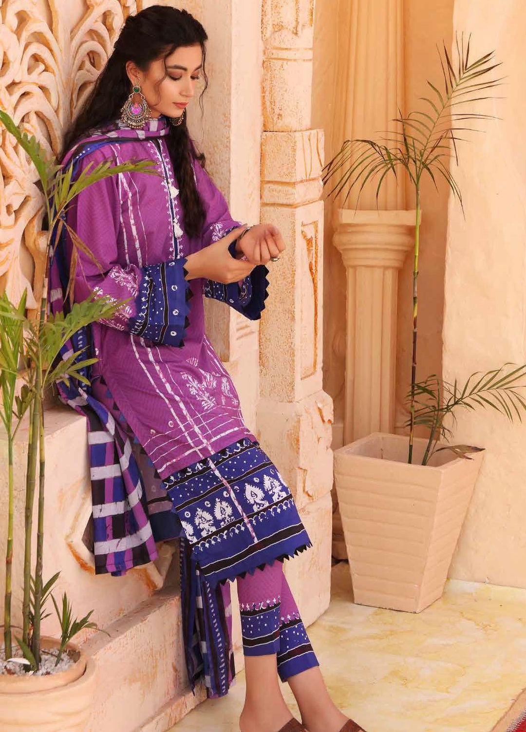 Batik By Gul Ahmed Printed Lawn Suits Unstitched 3 Piece GA21B CL-1317 - Festive Collection