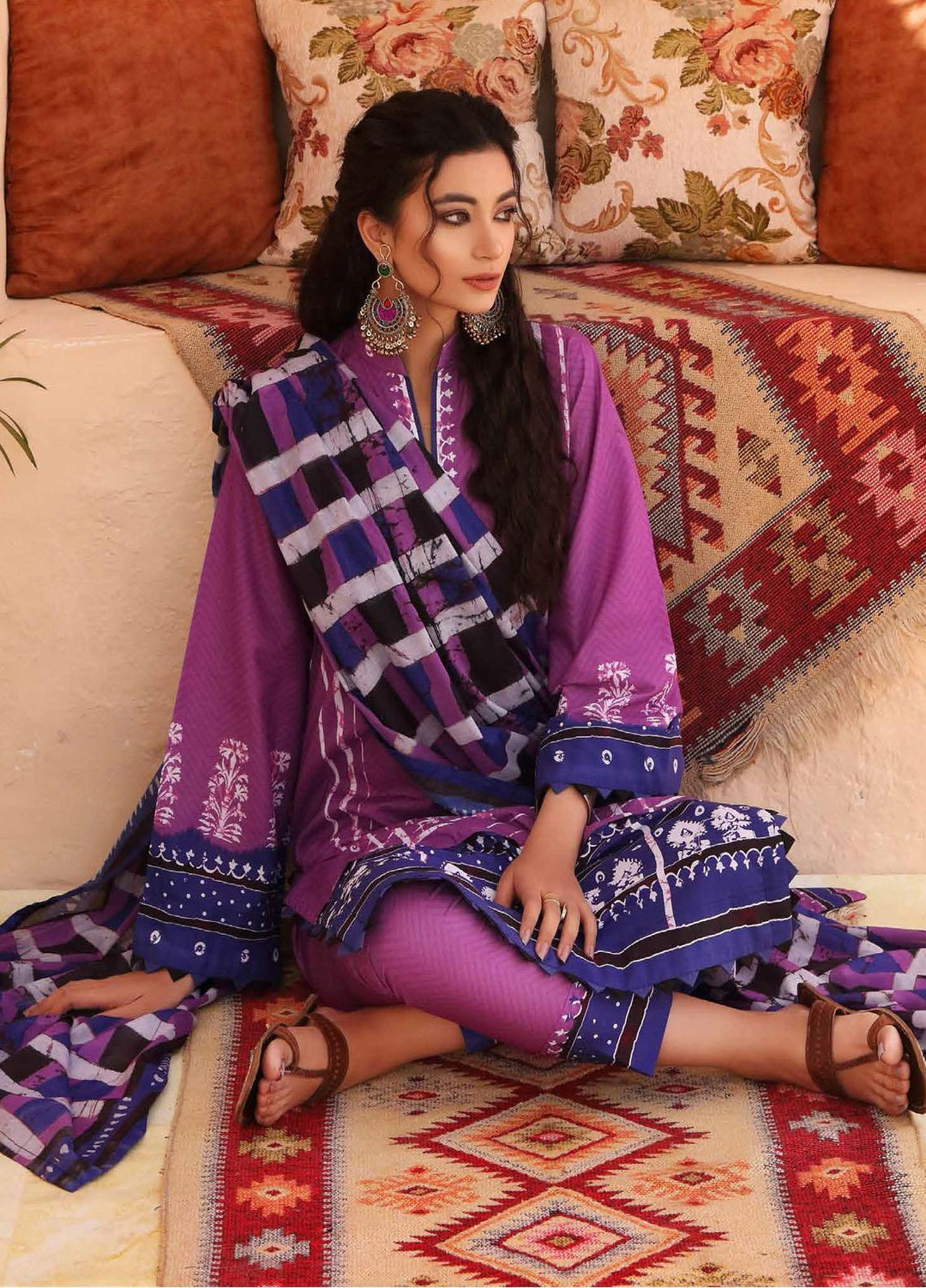 Batik By Gul Ahmed Printed Lawn Suits Unstitched 3 Piece GA21B CL-1317 - Festive Collection