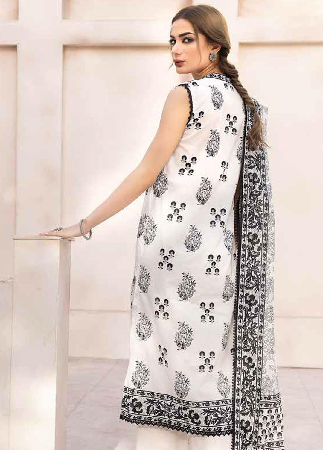 Gul Ahmed Printed Lawn Suits Unstitched 3 Piece GA23BW B-32026 - Summer Collection