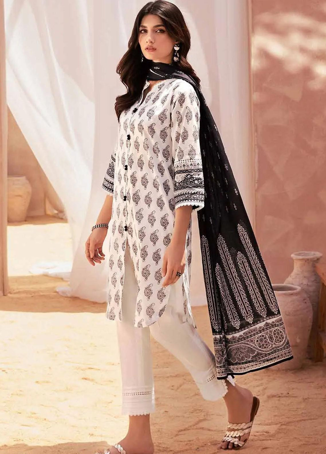 Gul Ahmed Printed Lawn Suits Unstitched 3 Piece GA23BW B-32028 - Summer Collection