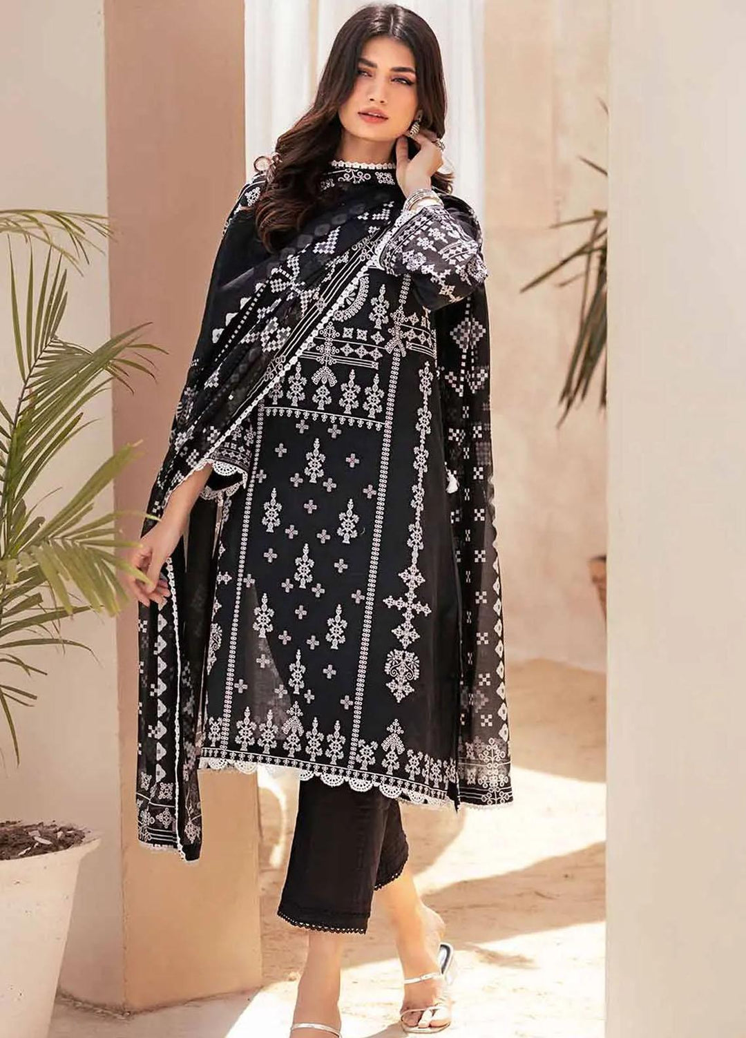 Gul Ahmed Printed Lawn Suits Unstitched 3 Piece GA23BW B-32038 - Summer Collection