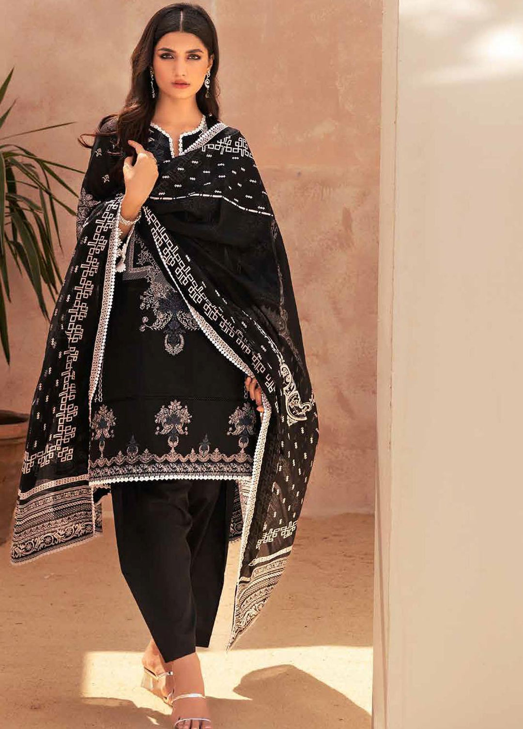 Gul Ahmed Printed Lawn Suits Unstitched 3 Piece GA23BW B-32039 - Summer Collection
