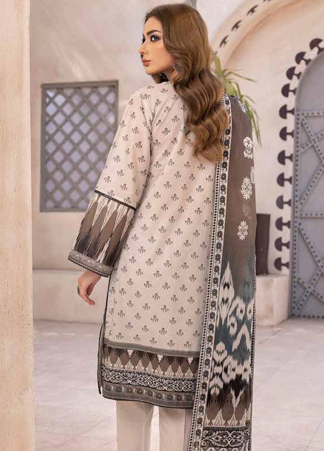 Gul Ahmed Embroidered Lawn Suits Unstitched 3 Piece GA23BW B-32032 - Summer Collection