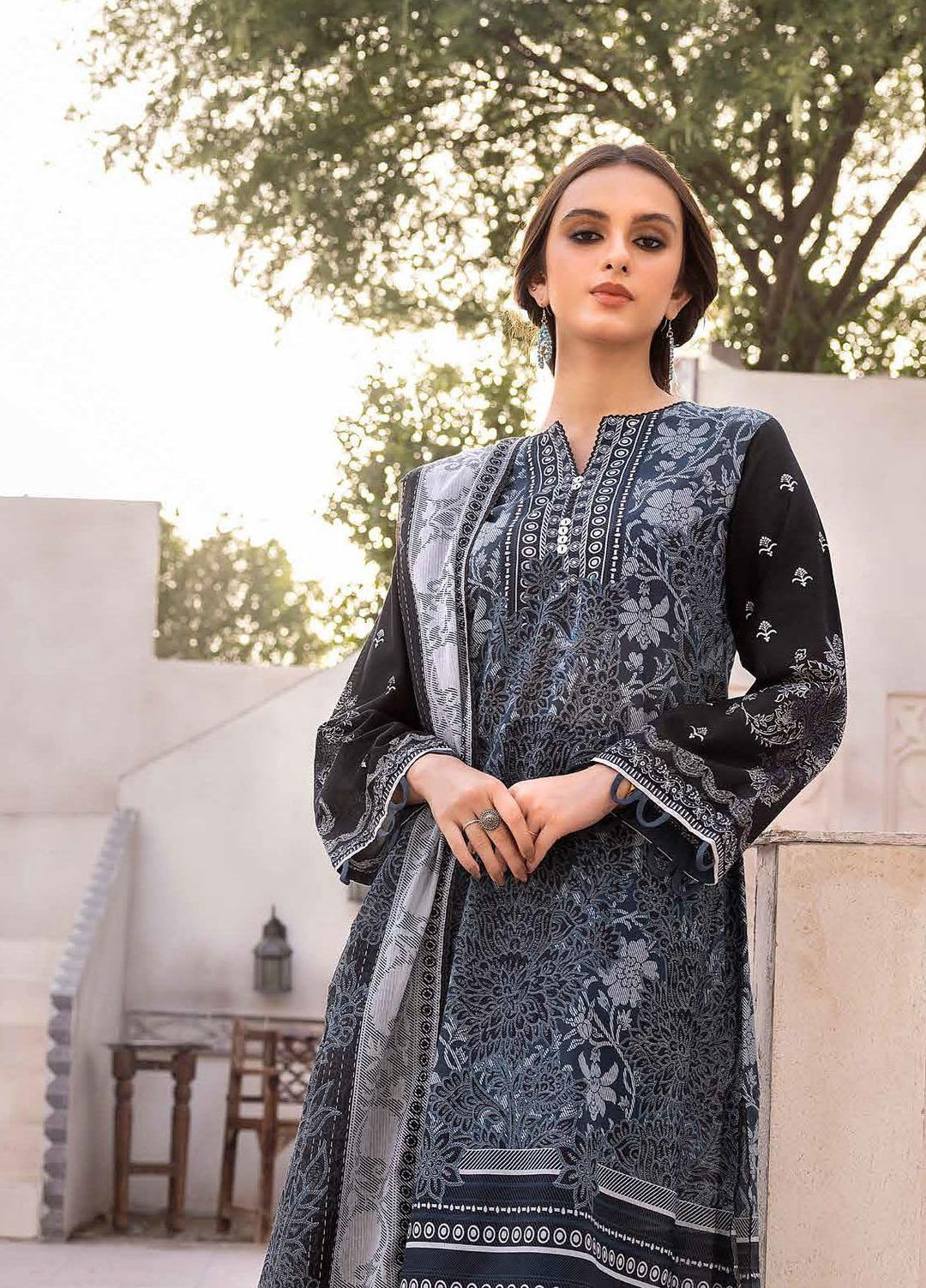 Gul Ahmed Embroidered Lawn Suits Unstitched 3 Piece GA23BW DN-32104 - Summer Collection